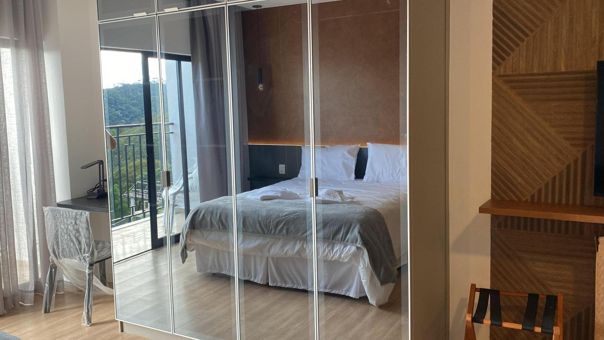 Flat No Completao Gran Paradiso - Tem - Novinho Hotel *