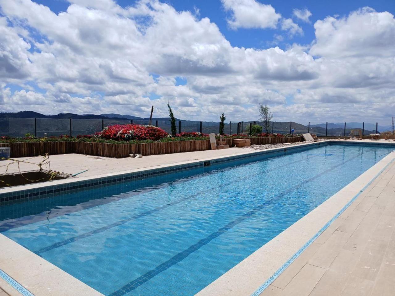 Hotel Flat No Completao Gran Paradiso - Tem - Novinho Campos do Jordão