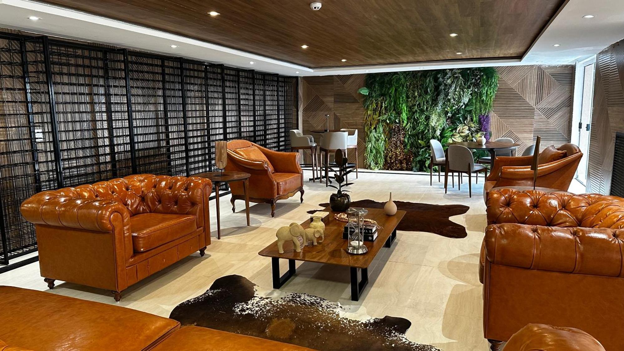 Flat No Completao Gran Paradiso - Tem - Novinho Hotel *