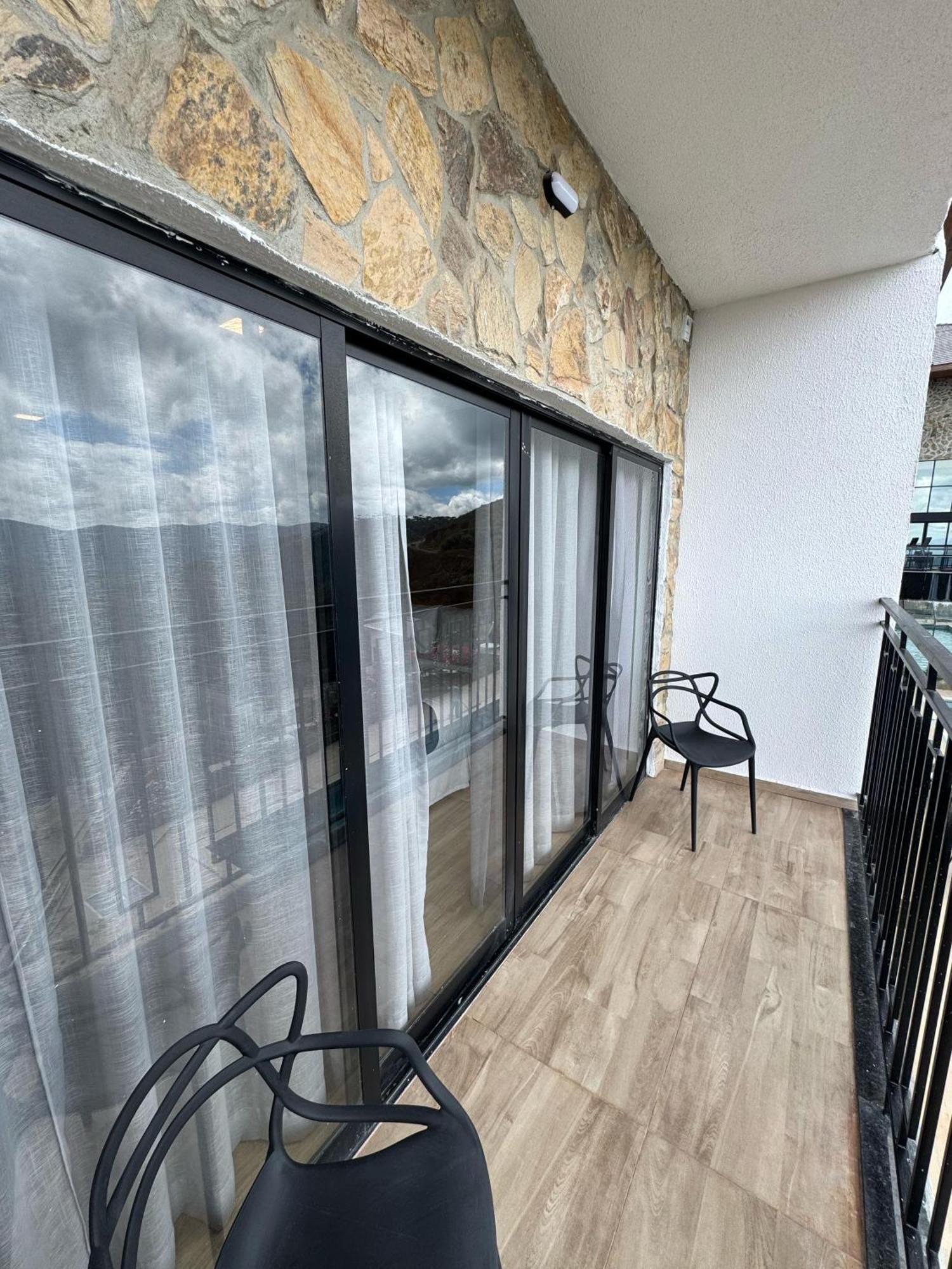 Hotel Flat No Completao Gran Paradiso - Tem - Novinho Campos do Jordão