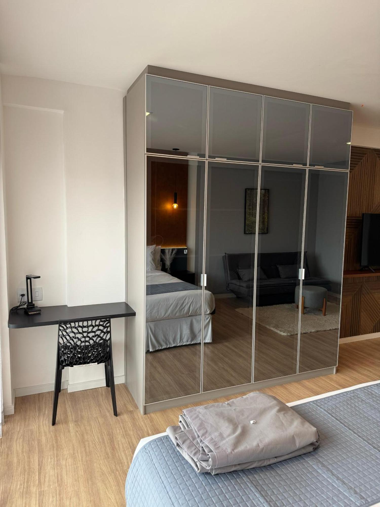 Flat No Completao Gran Paradiso - Tem - Novinho Hotel *